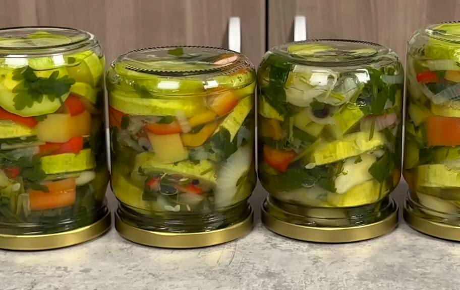 Новый рецепт: Кабачки с овощами на зиму — Eda.Video