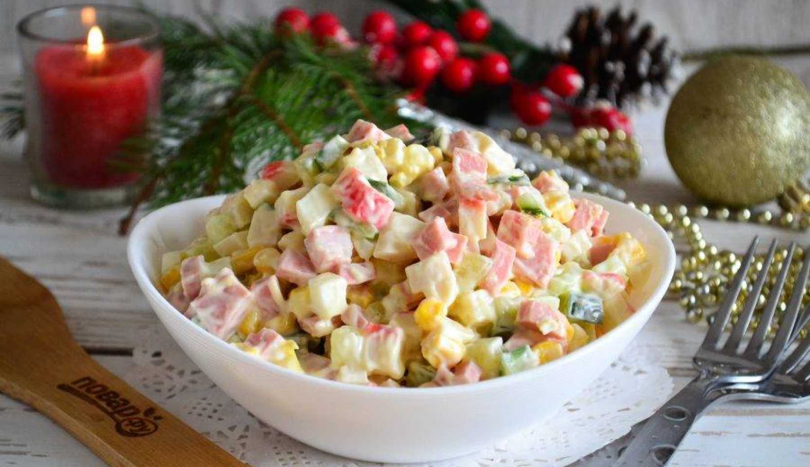 Изображение блюда: Крабовый салат с колбасой — Eda.Video